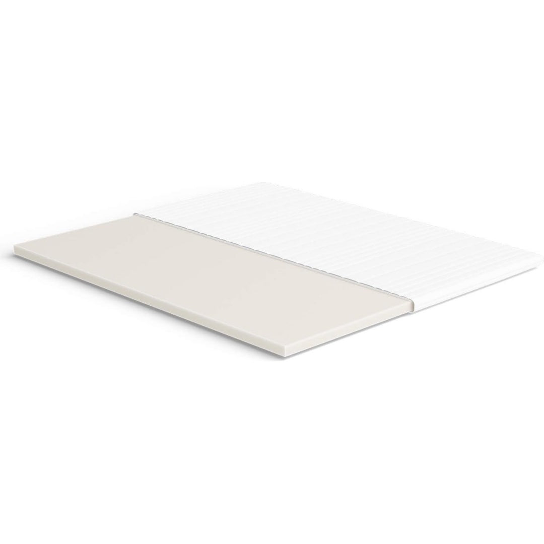 Das Boxspringbett setzt auf eine Farbgebung in Weiss