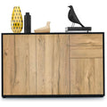3 Tueren und matte Oberflaechen an dem Sideboard