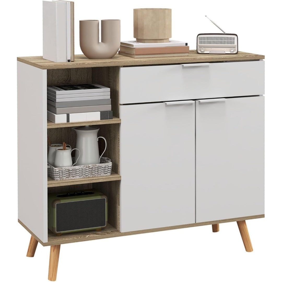 Sanft schliessende Fronten und Holzbeine an dem Sideboard