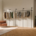 Das Sideboard zeigt eine Wandmontage in Schwarz