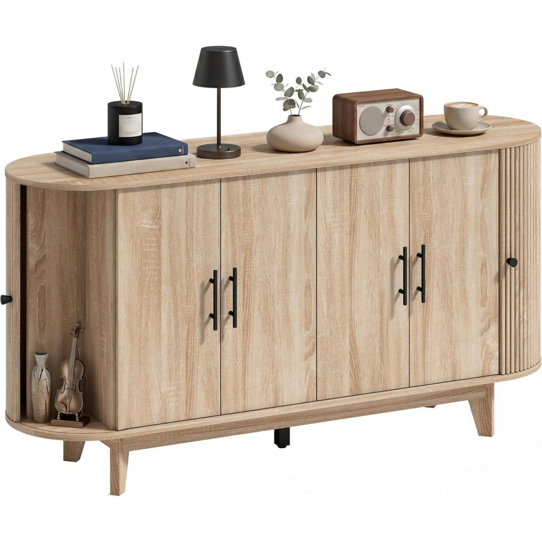 Sideboard mit einer Fussauflage