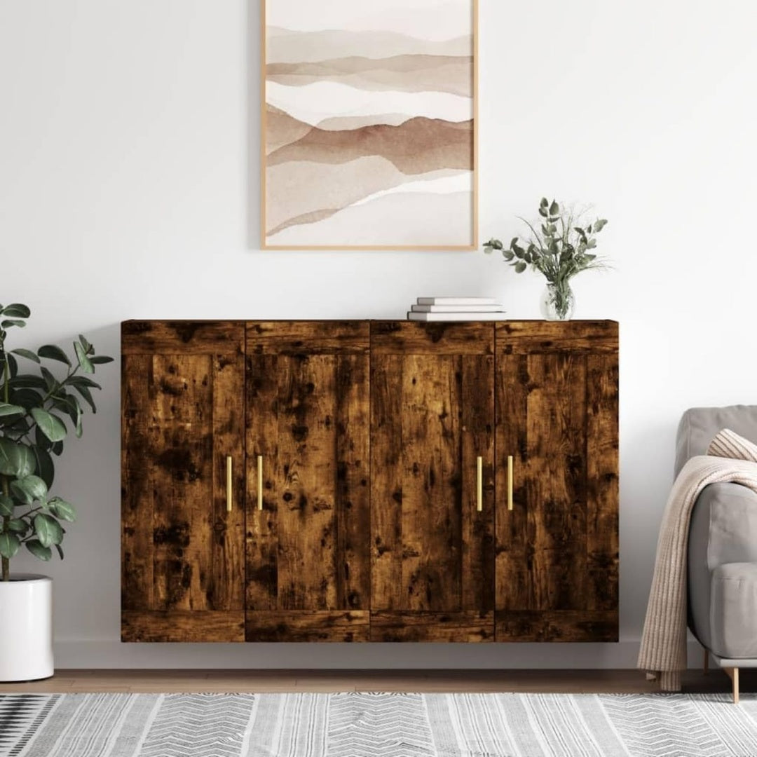 Bei dem Sideboard steht eine Wandmontage im Mittelpunkt