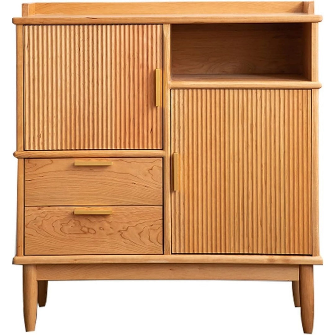 Das Sideboard nimmt mit 95 x 40 x 99 cm Gestalt an